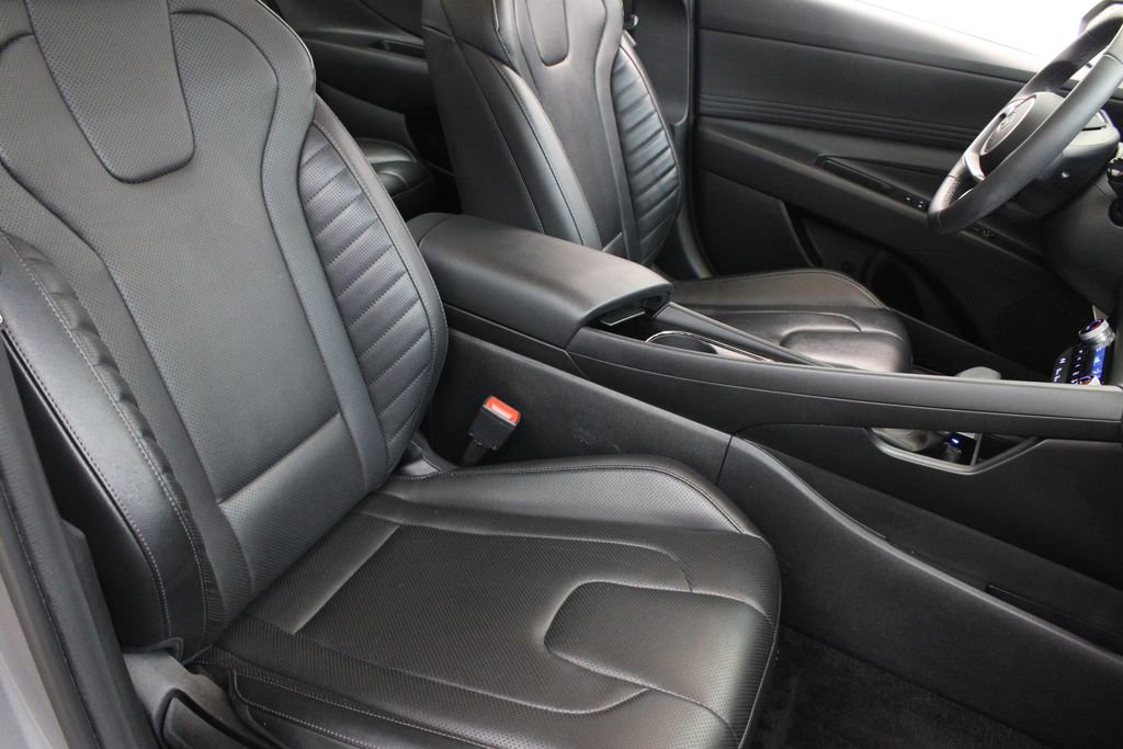 Used 2024 Hyundai Elantra Limited FWD image 25