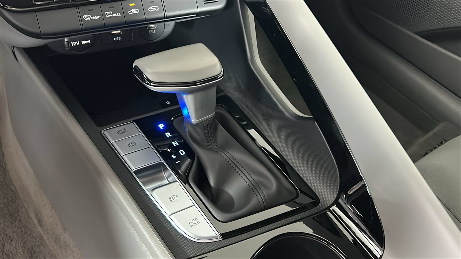 Certified 2025 Hyundai Elantra SEL FWD image 21