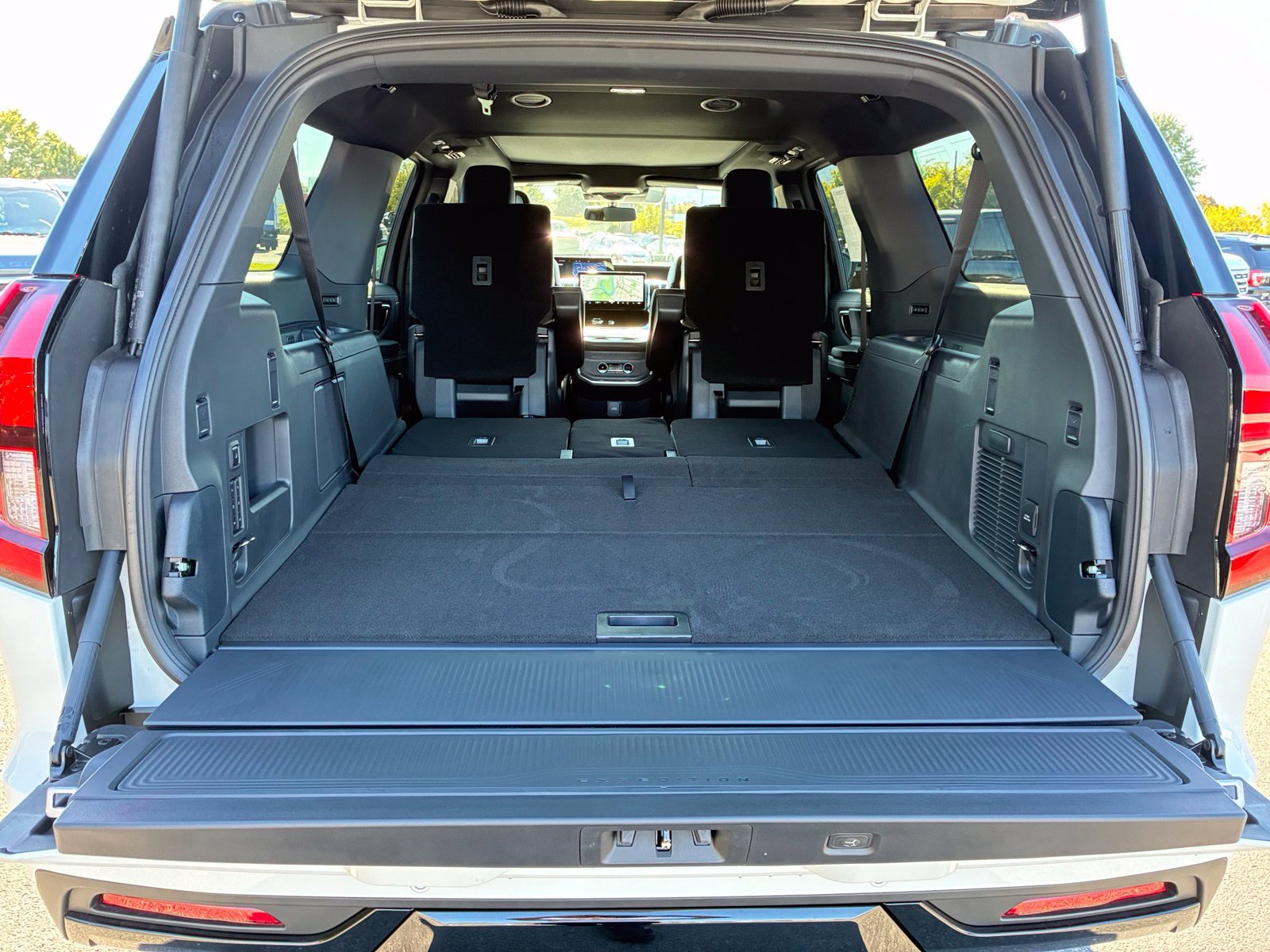 New 2027 Ford Expedition Max Platinum w/ Stealth Appearance Package AWD/4WD image 17