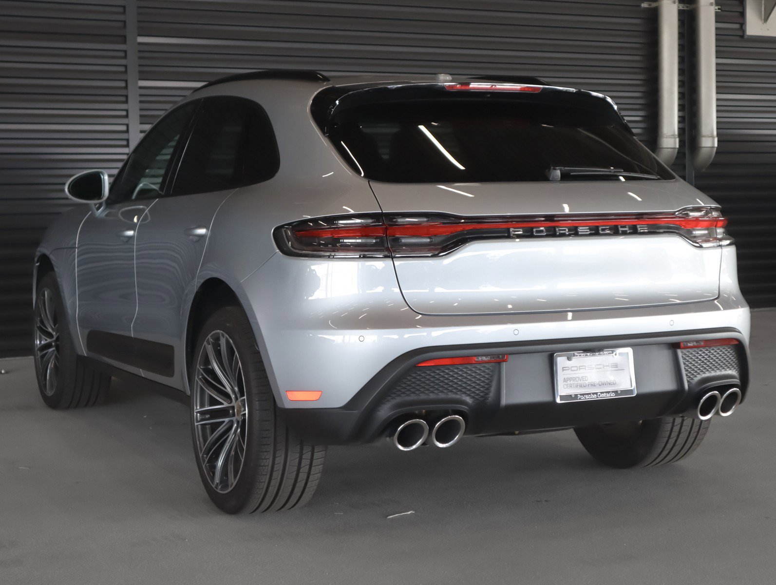 Certified 2026 Porsche Macan AWD/4WD image 3
