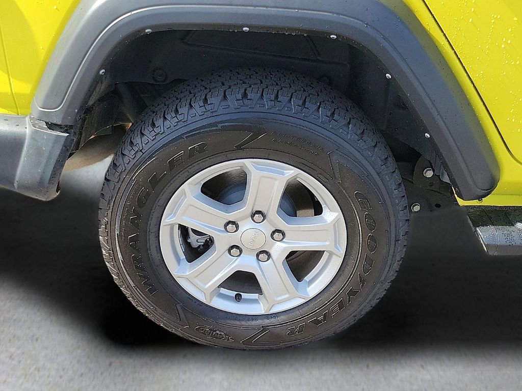 Used 2023 Jeep Wrangler Sport S image 7