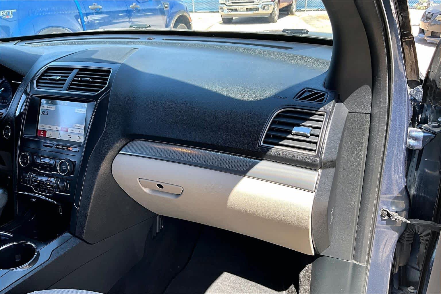Used 2019 Ford Explorer XLT w/ Equipment Group 201A FWD image 17