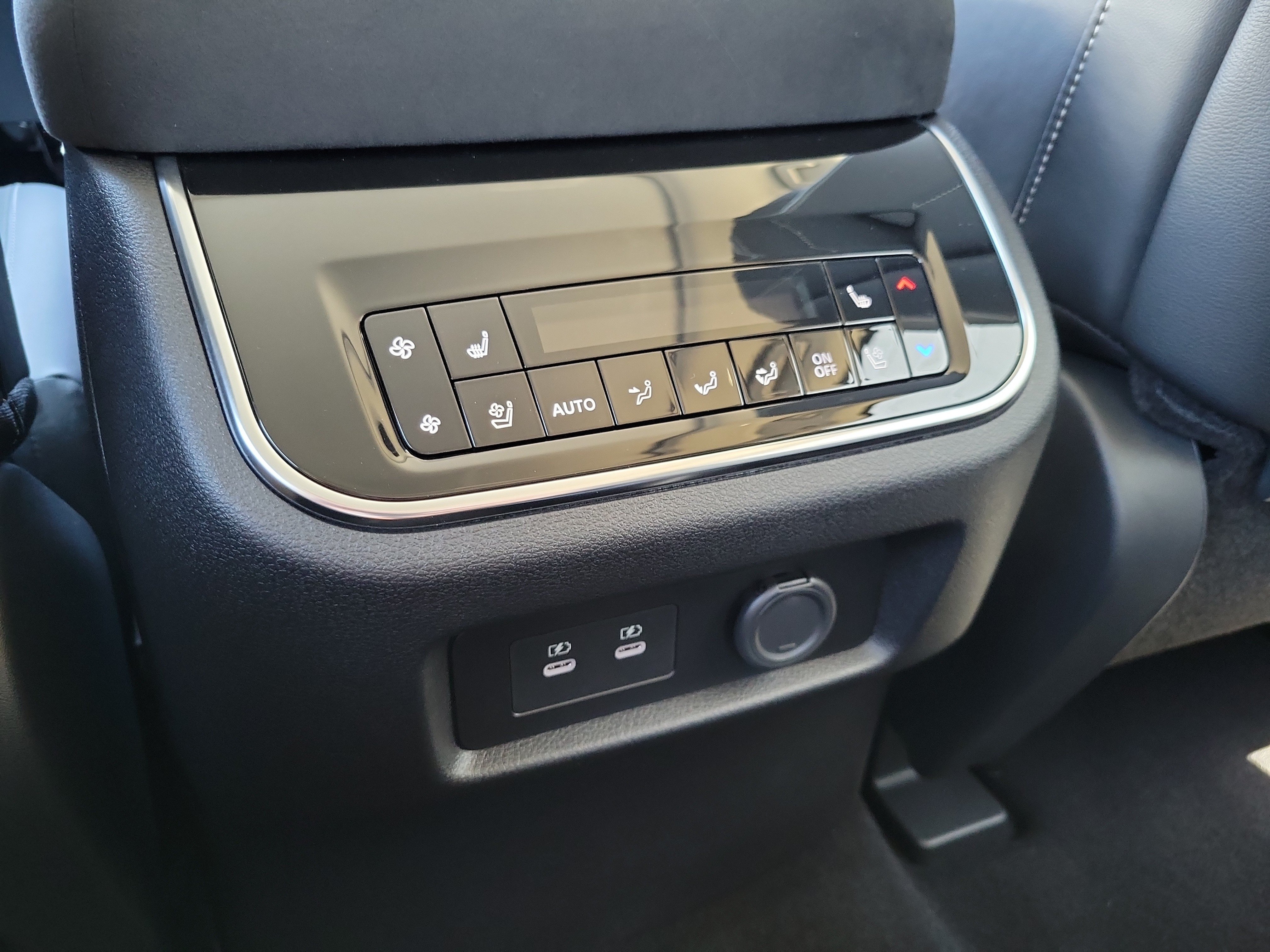 New 2026 INFINITI QX80 Luxe RWD image 15
