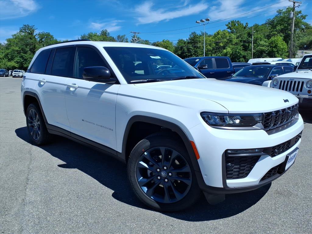 New 2026 Jeep Grand Cherokee Limited AWD/4WD image 2