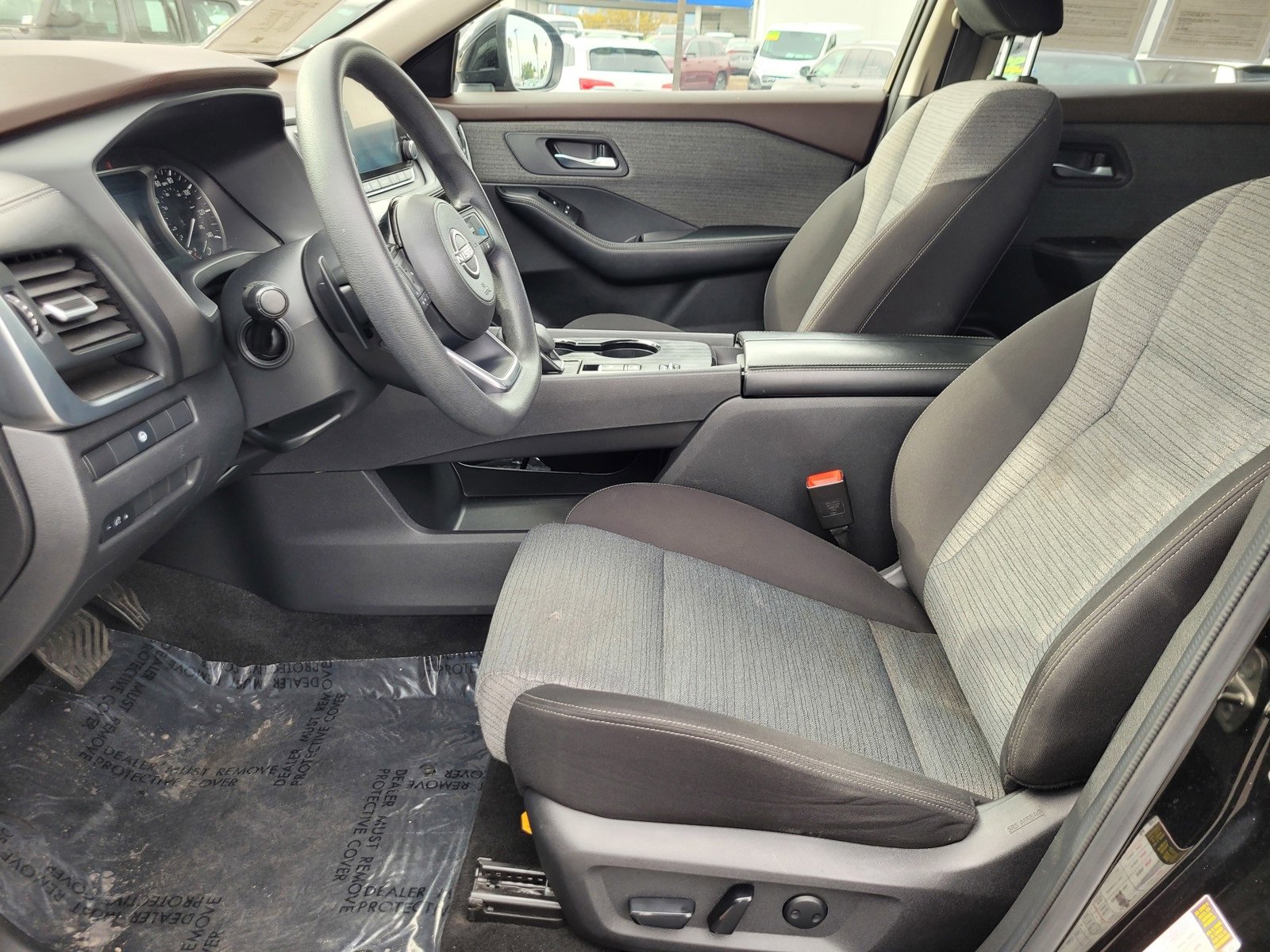 Used 2023 Nissan Rogue SV image 15