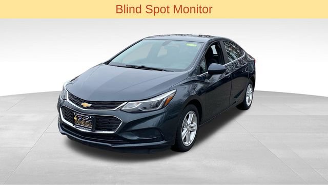 Used 2017 Chevrolet Cruze LT image 4