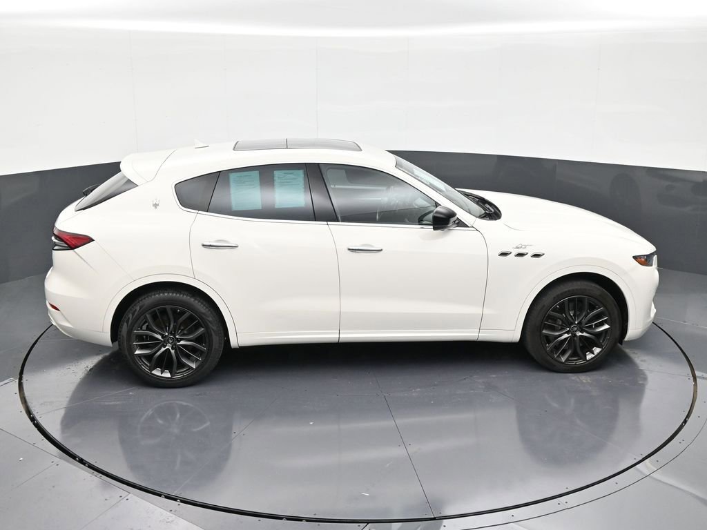 Used 2024 Maserati Levante GT Ultima AWD/4WD image 17