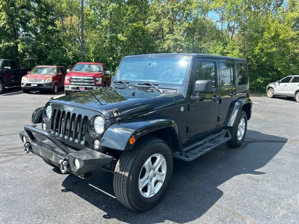 Used 2014 Jeep Wrangler Unlimited Sahara w/ Max Tow Package AWD/4WD image 3
