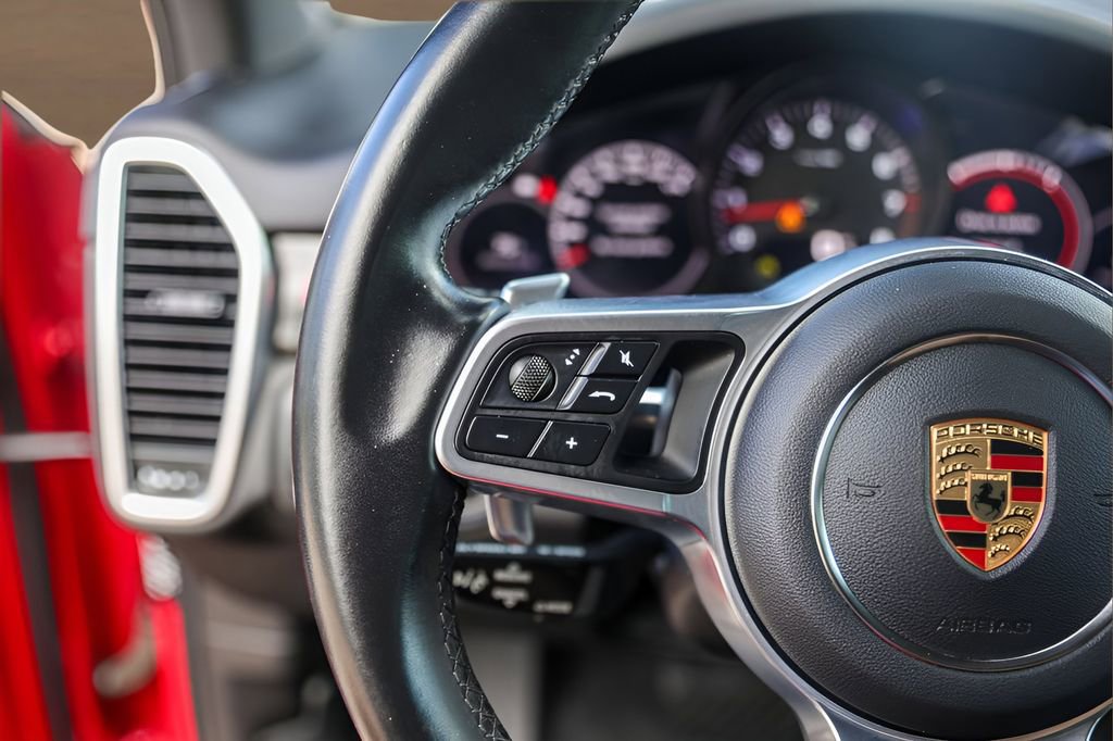 Used 2021 Porsche Cayenne image 14
