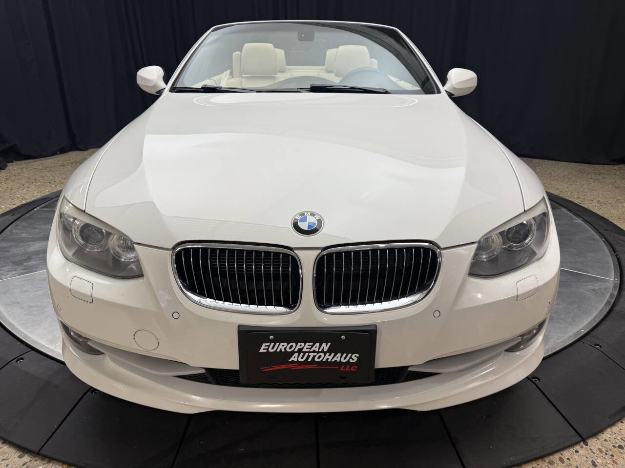 Used 2011 BMW 328i Convertible image 4