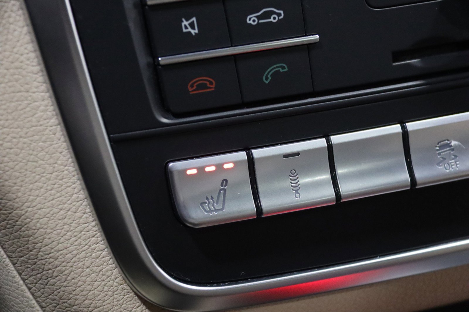 Used 2018 Mercedes-Benz GLA 45 AMG 4MATIC w/ Multimedia Package image 68