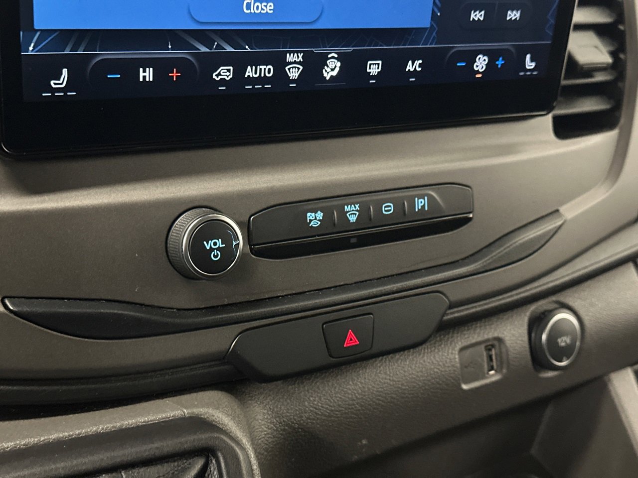 Used 2022 Ford Transit 350 XLT image 29