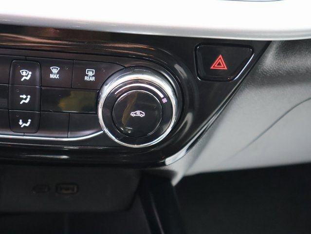Certified 2025 Chevrolet Trax LT image 29