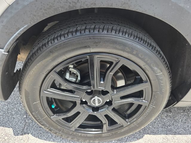 Used 2024 Nissan Kicks SV FWD image 19