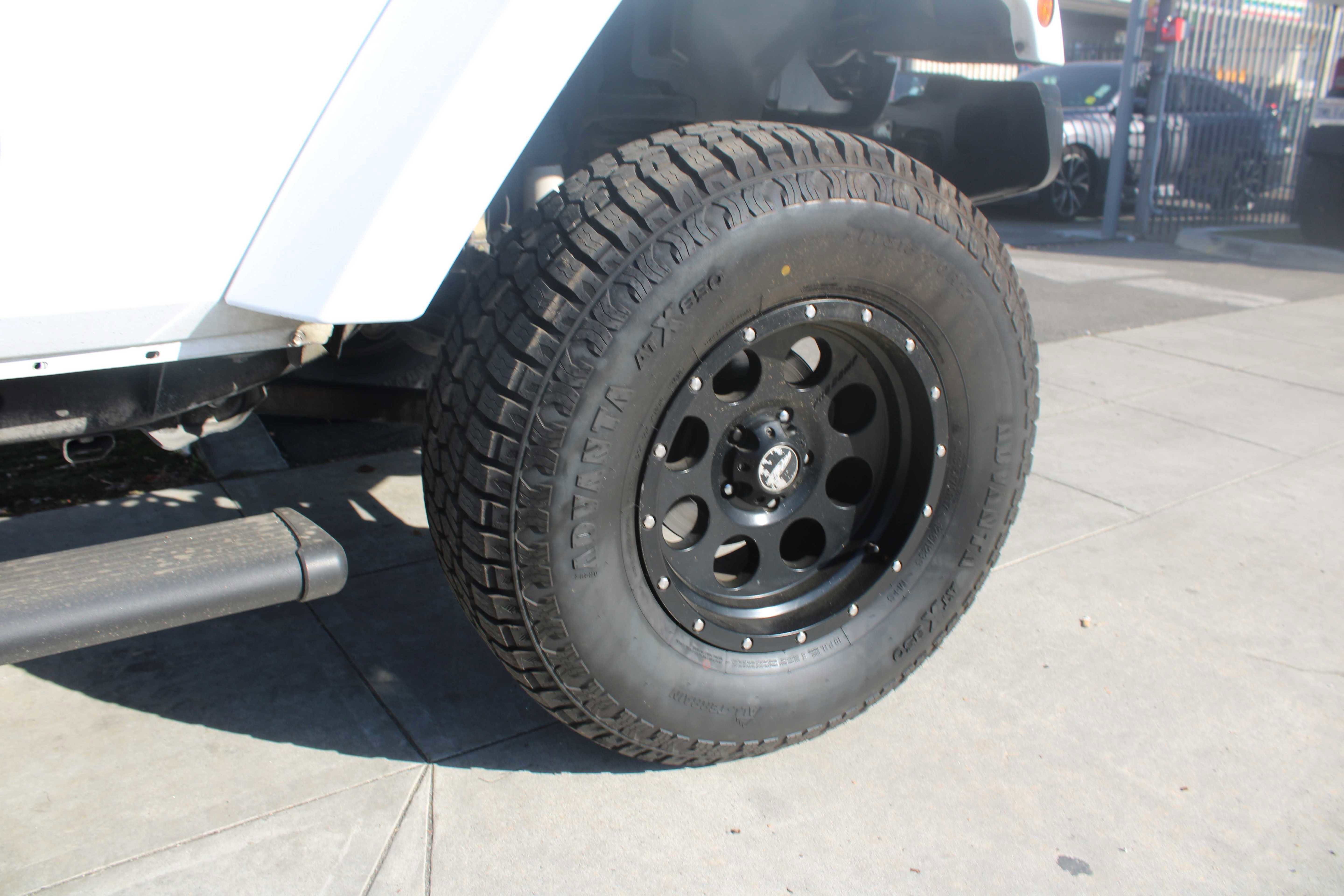 Used 2017 Jeep Wrangler Unlimited Sahara image 17