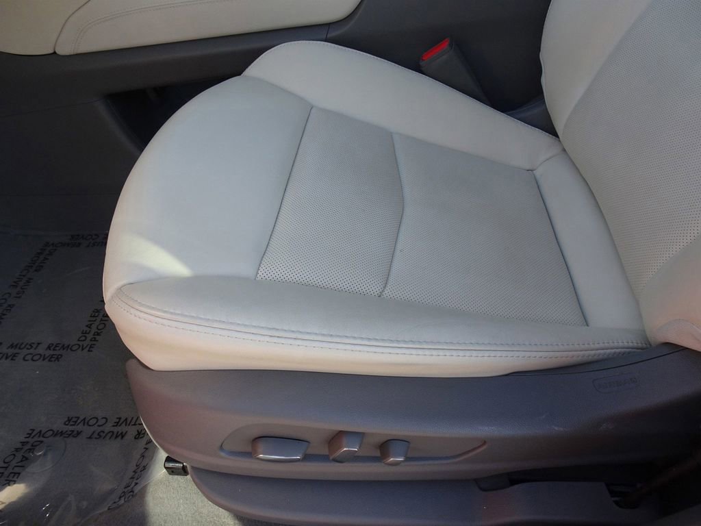 Certified 2024 Cadillac XT6 Premium Luxury image 10