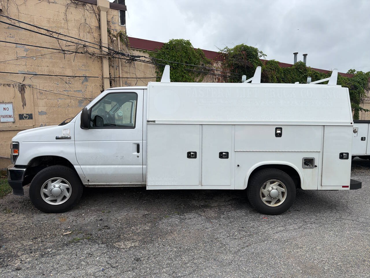 Used 2021 Ford E-350 and Econoline 350 Super Duty w/ Power Windows & Locks Group RWD image 4