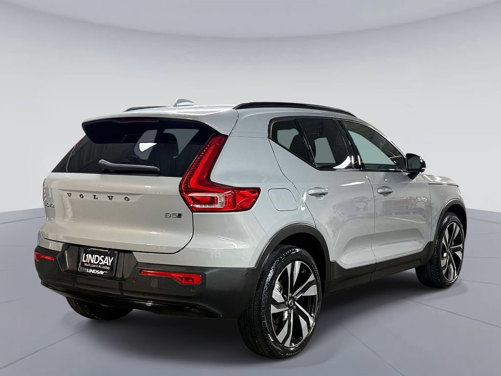 Used 2024 Volvo XC40 B5 Ultimate w/ Protection Package Premier AWD/4WD image 10