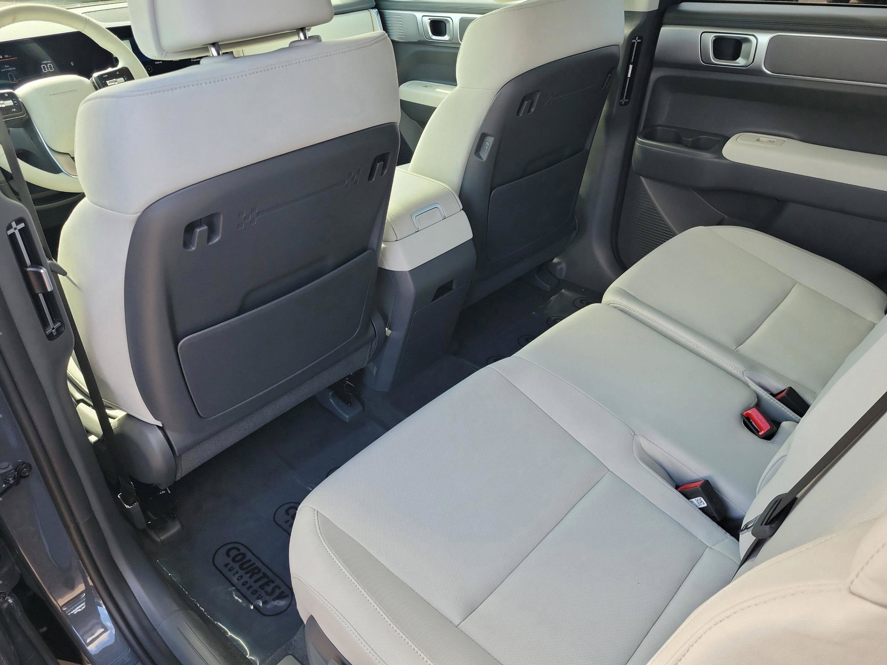 New 2026 Hyundai Santa Fe SE FWD image 24