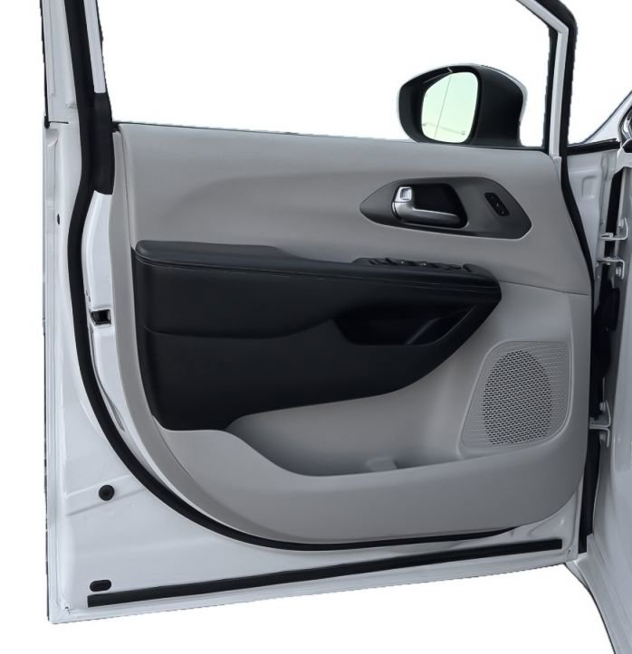 Used 2023 Chrysler Pacifica Touring-L image 14