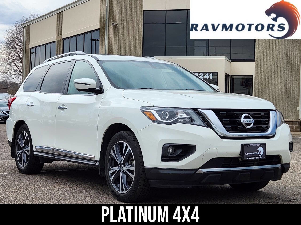 Used 2019 Nissan Pathfinder Platinum AWD/4WD image 1
