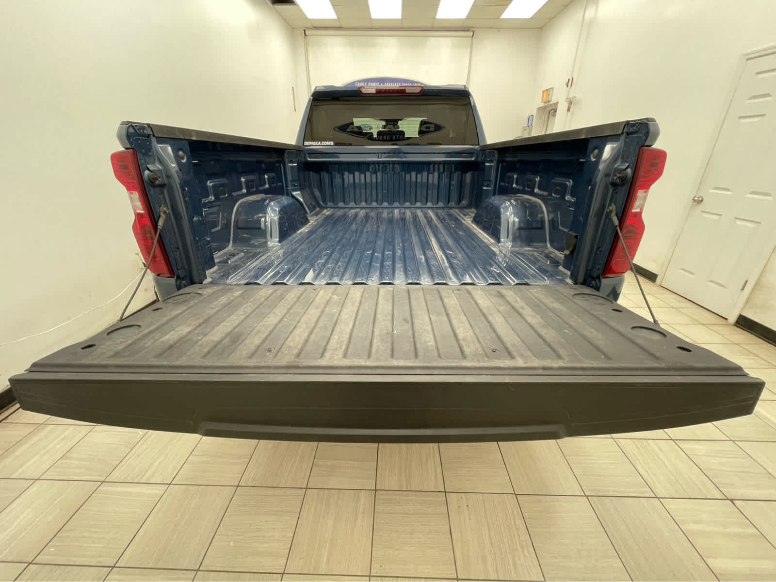 Used 2024 Chevrolet Silverado 1500 LT AWD/4WD image 12