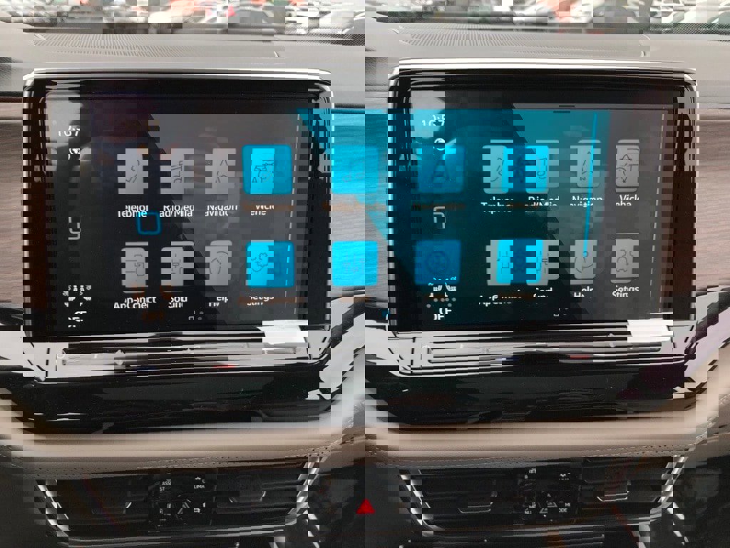 New 2025 Volkswagen Atlas SEL Premium R-Line image 24