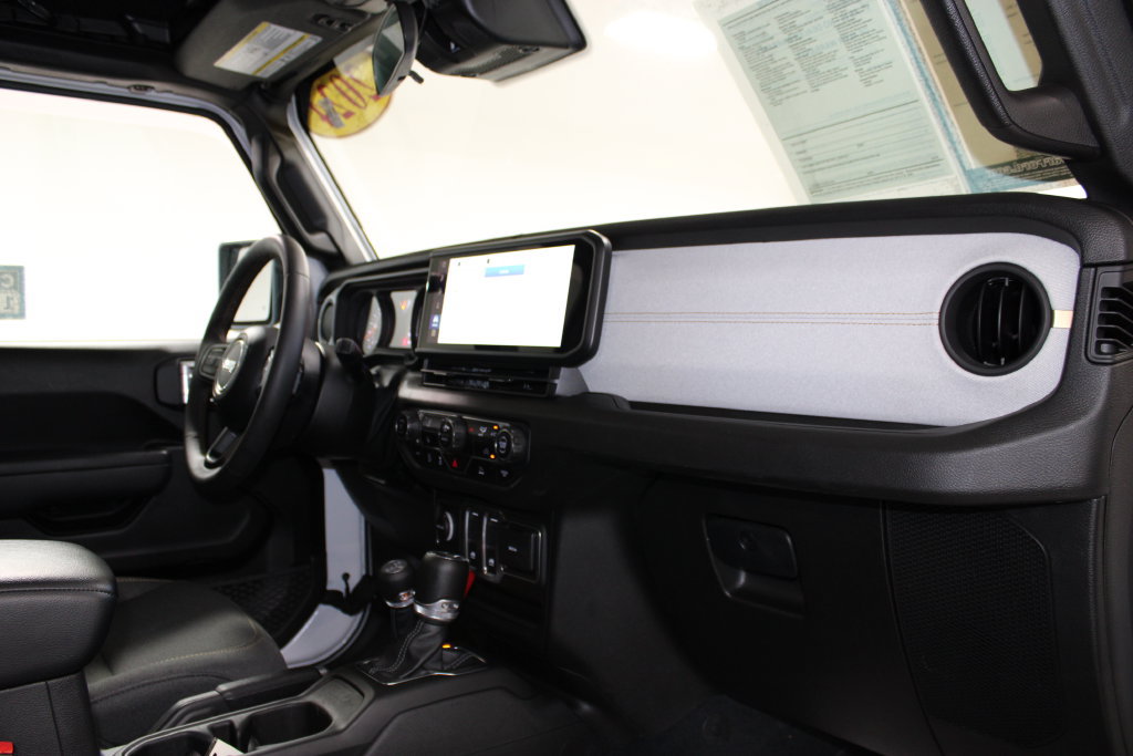Used 2024 Jeep Wrangler Sport AWD/4WD image 26
