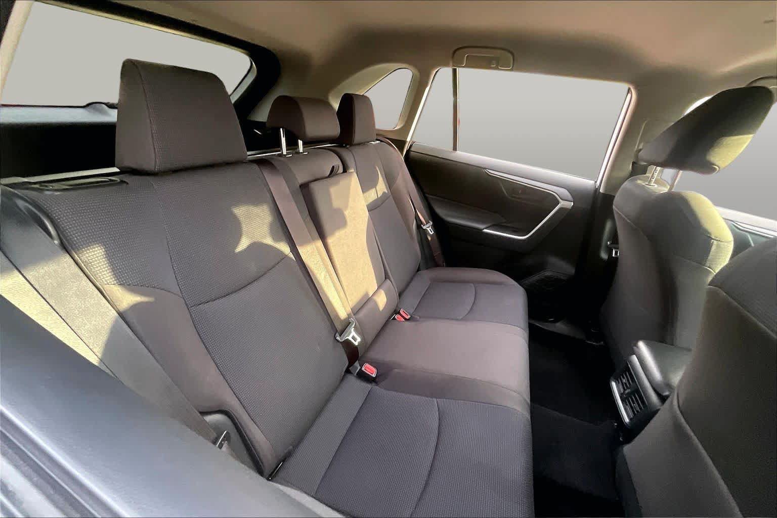 Used 2025 Toyota RAV4 LE AWD/4WD image 19
