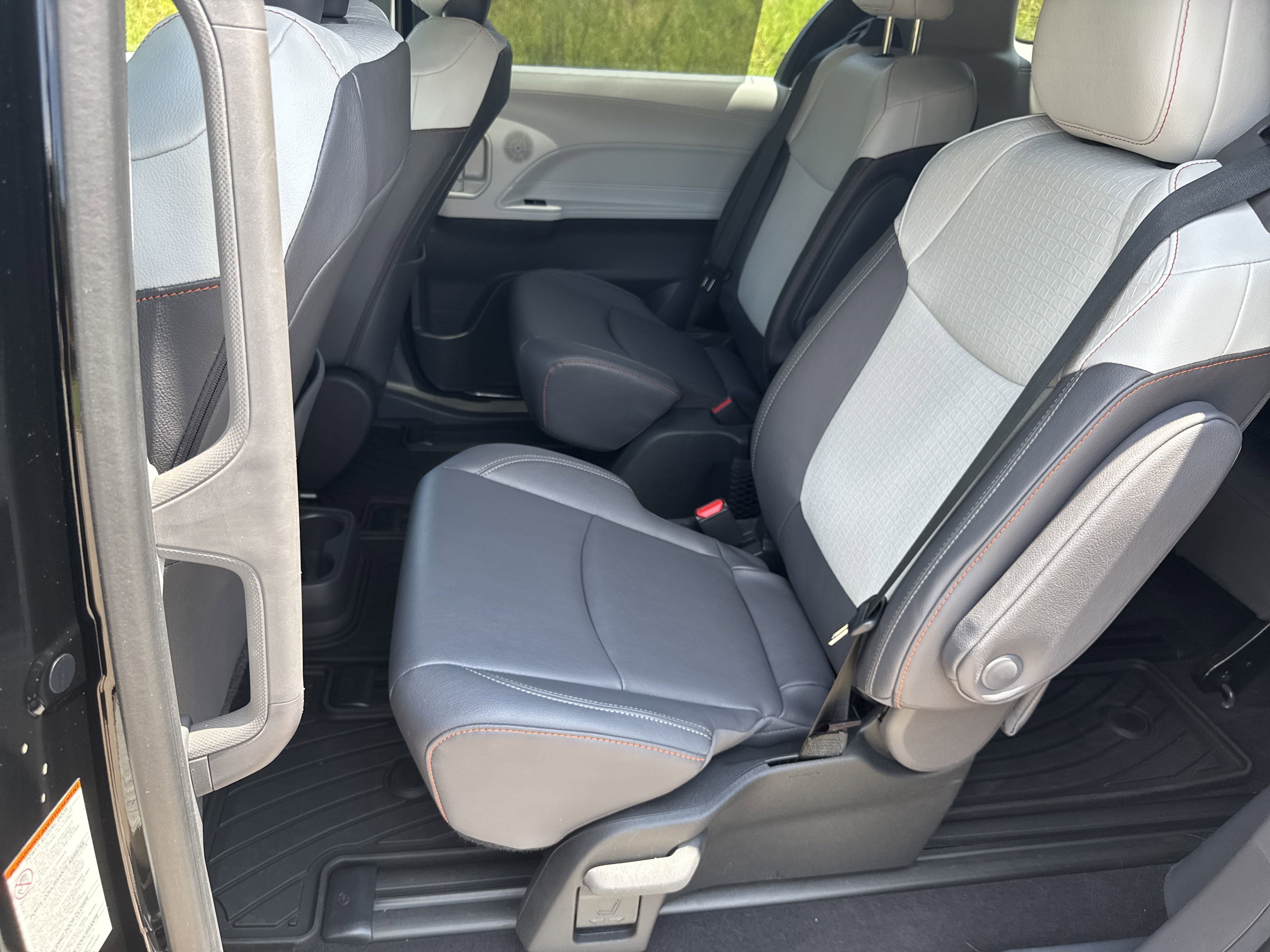 Used 2024 Toyota Sienna XSE w/ XSE Plus Package image 21