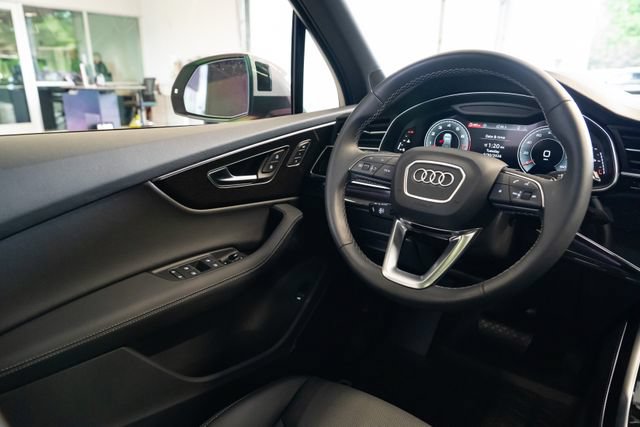 Used 2026 Audi Q7 3.0T Premium Plus AWD/4WD image 12