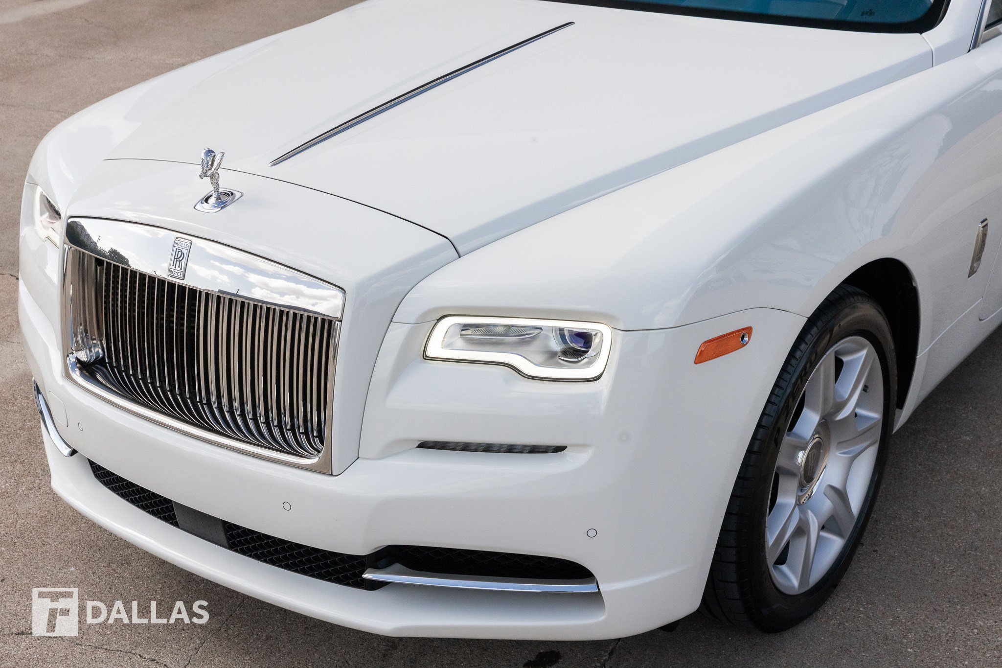 Used 2017 Rolls-Royce Dawn image 8