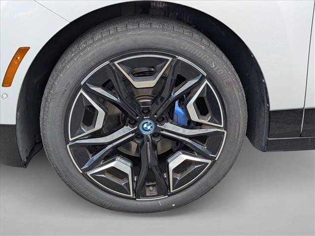 Used 2024 BMW iX xDrive50 w/ Sport Package AWD/4WD image 23