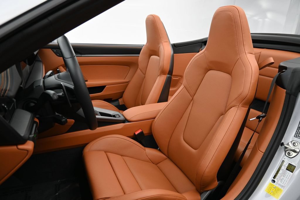 Certified 2026 Porsche 911 Carrera RWD image 5