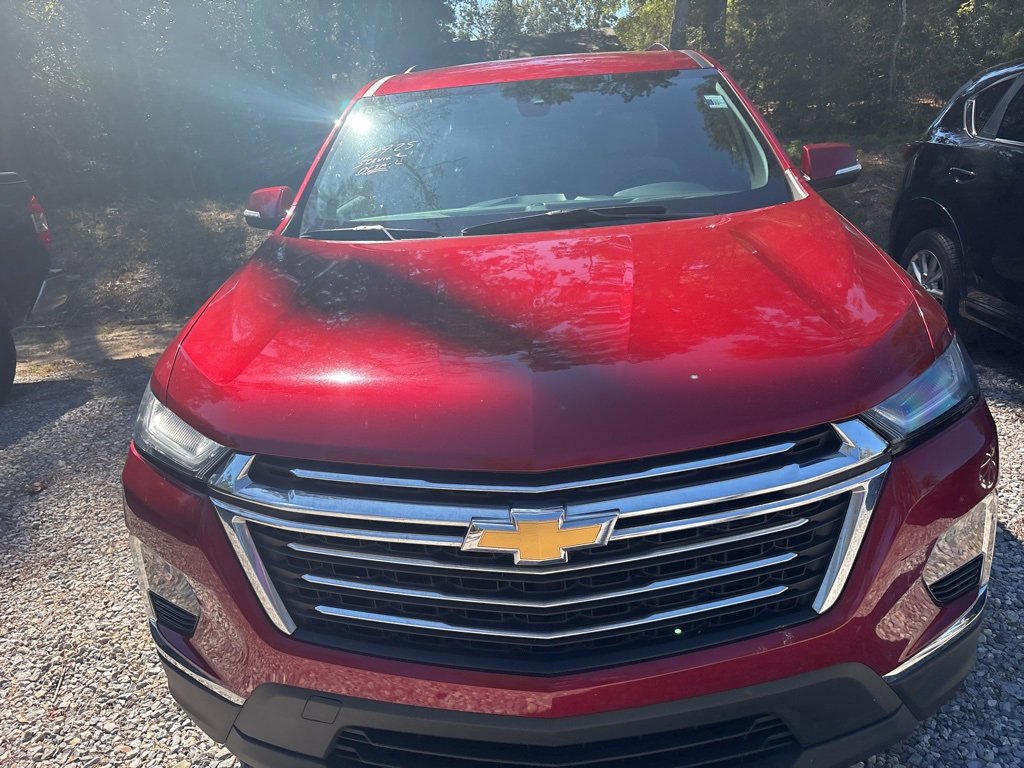 Used 2023 Chevrolet Traverse LT image 2