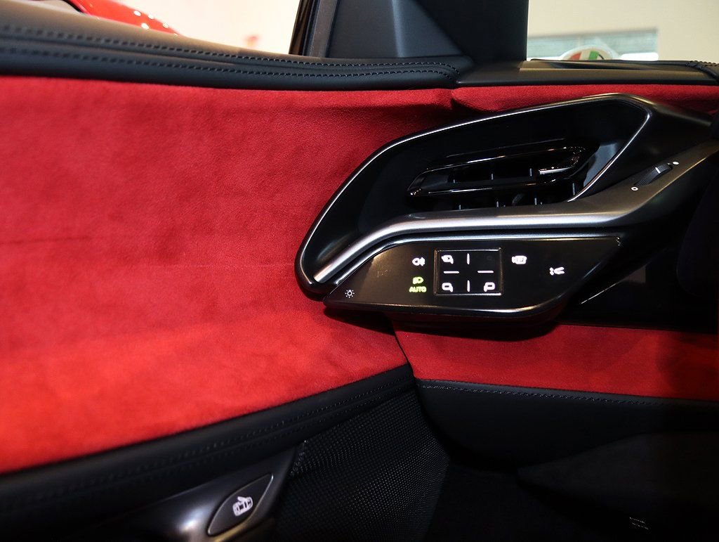 Certified 2022 Ferrari SF90 Spider image 76