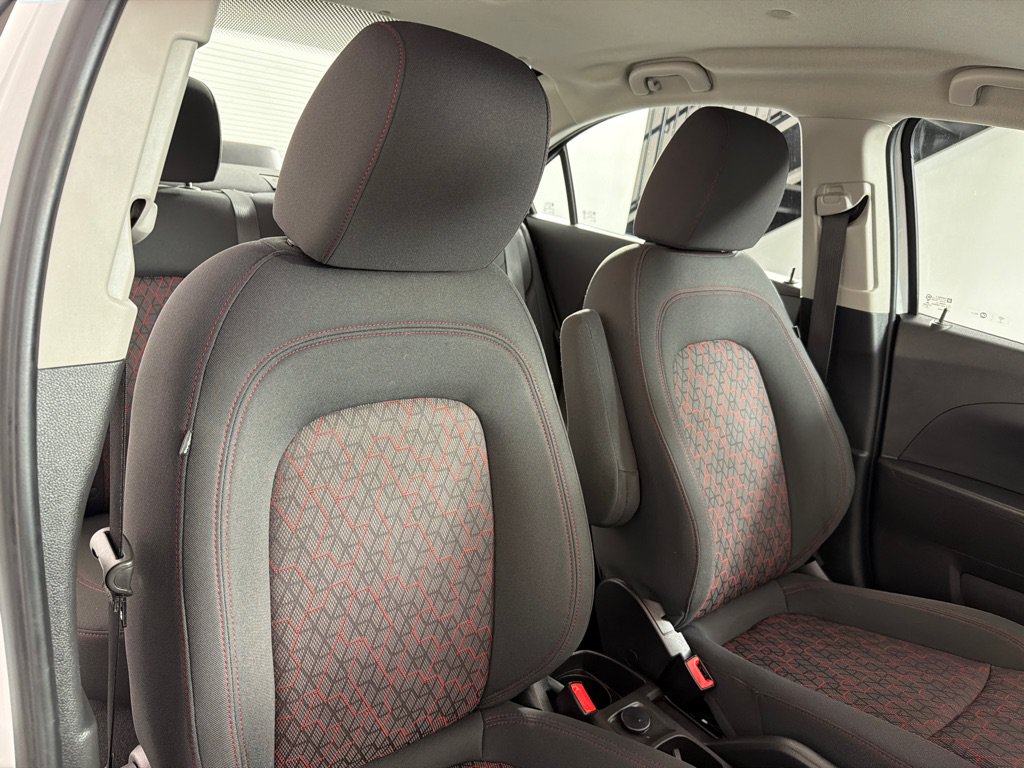 Used 2018 Chevrolet Sonic LT w/ Convenience Package FWD image 21