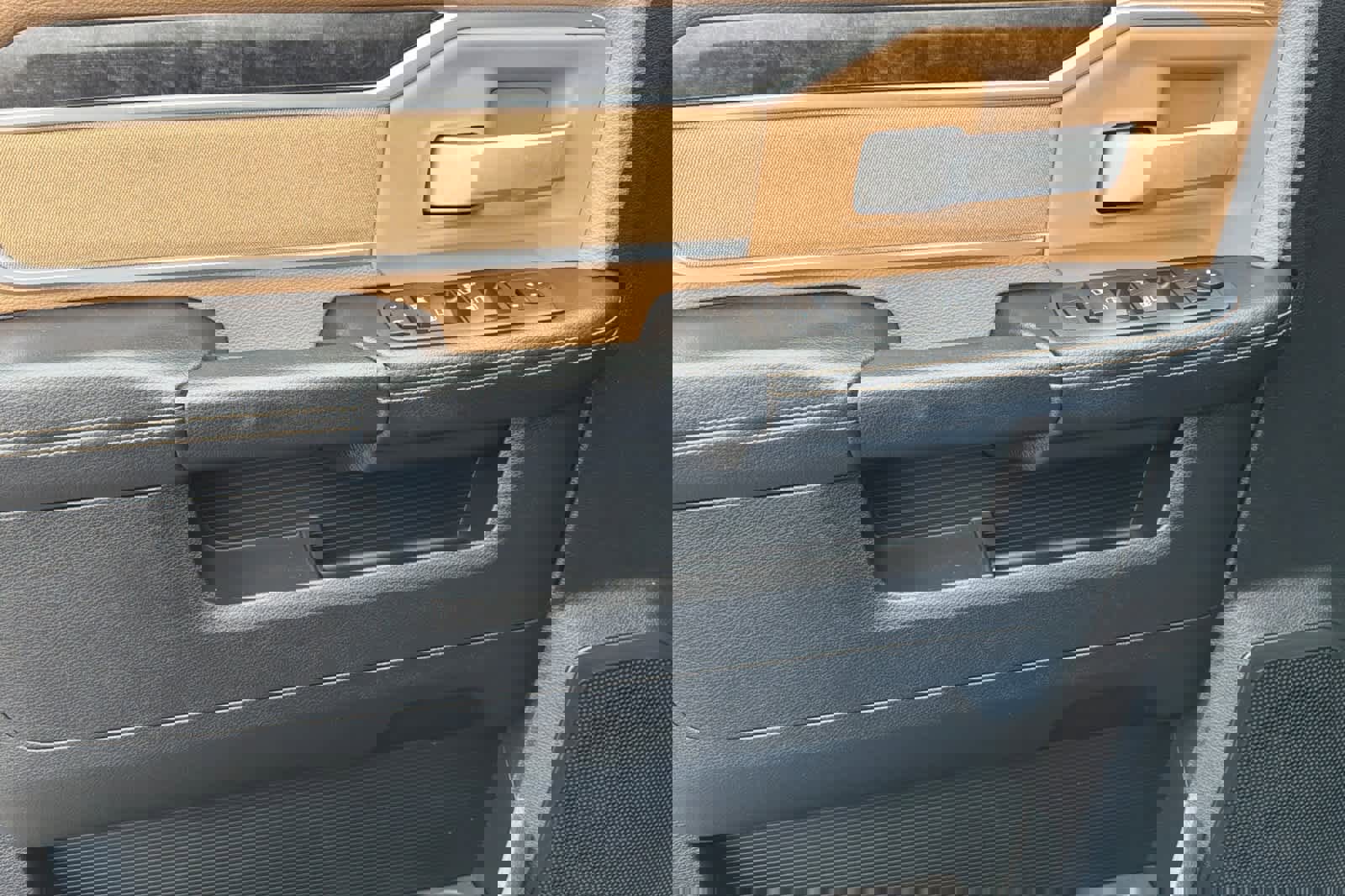 Used 2022 RAM 2500 Big Horn w/ Level C Equiment Group image 12