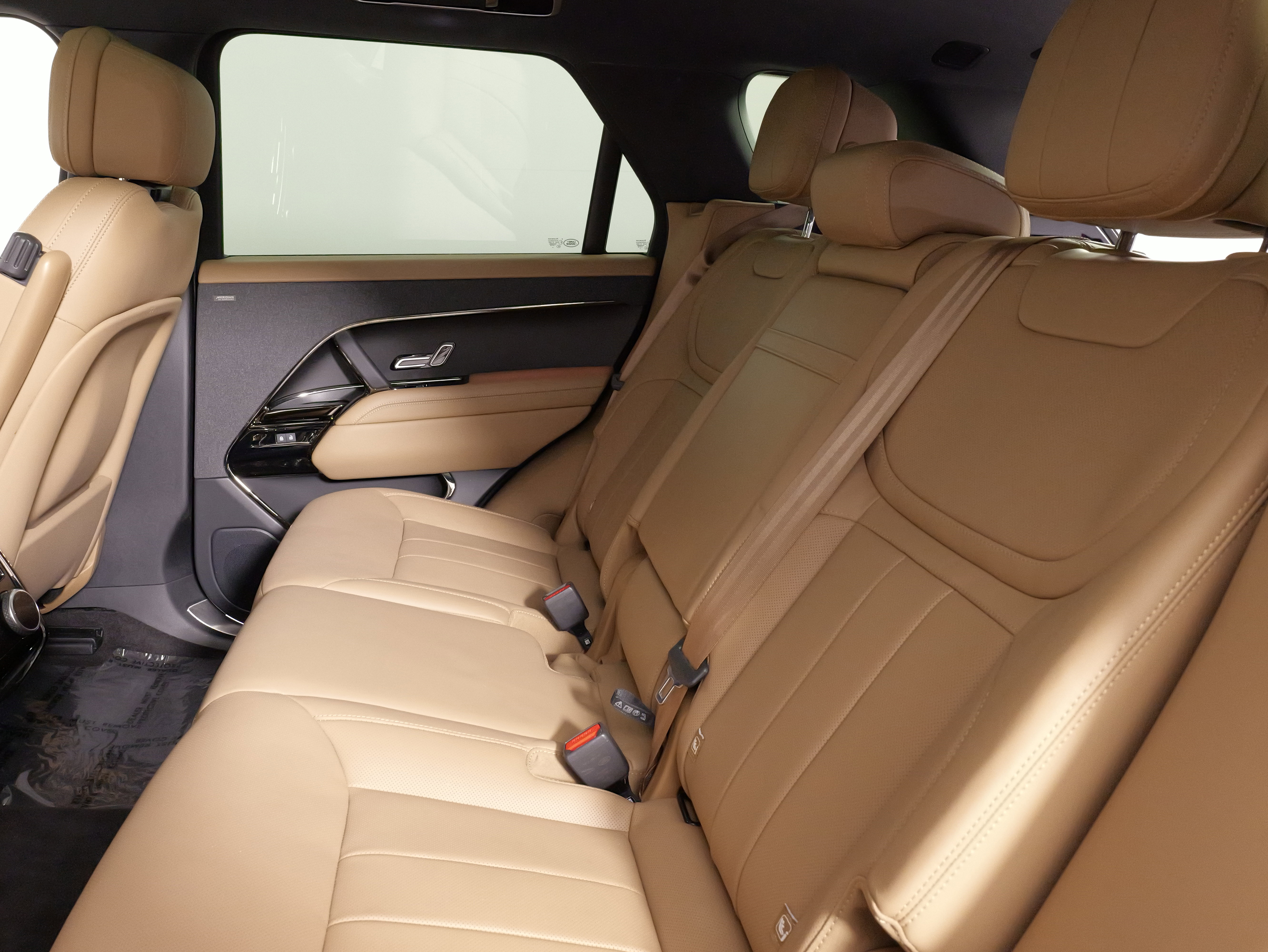 Used 2025 Land Rover Range Rover Sport SE image 35