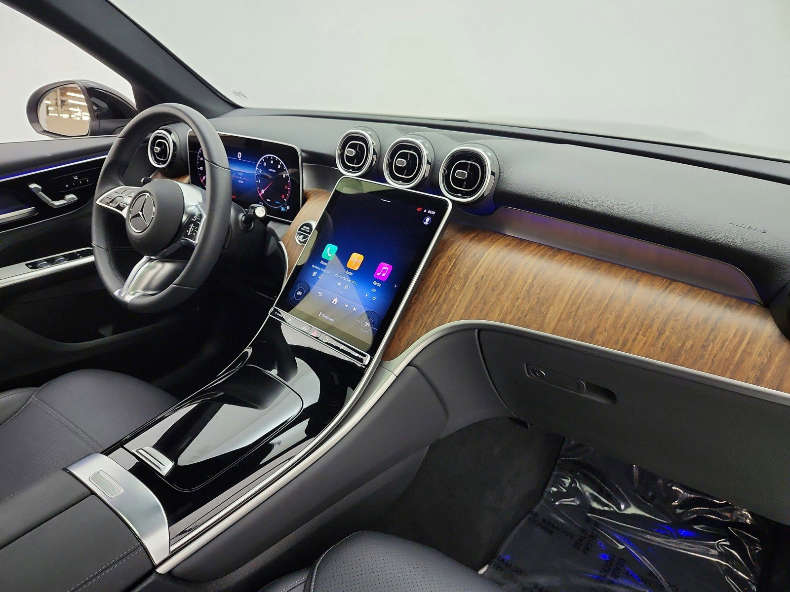 Certified 2025 Mercedes-Benz GLC 300 image 14