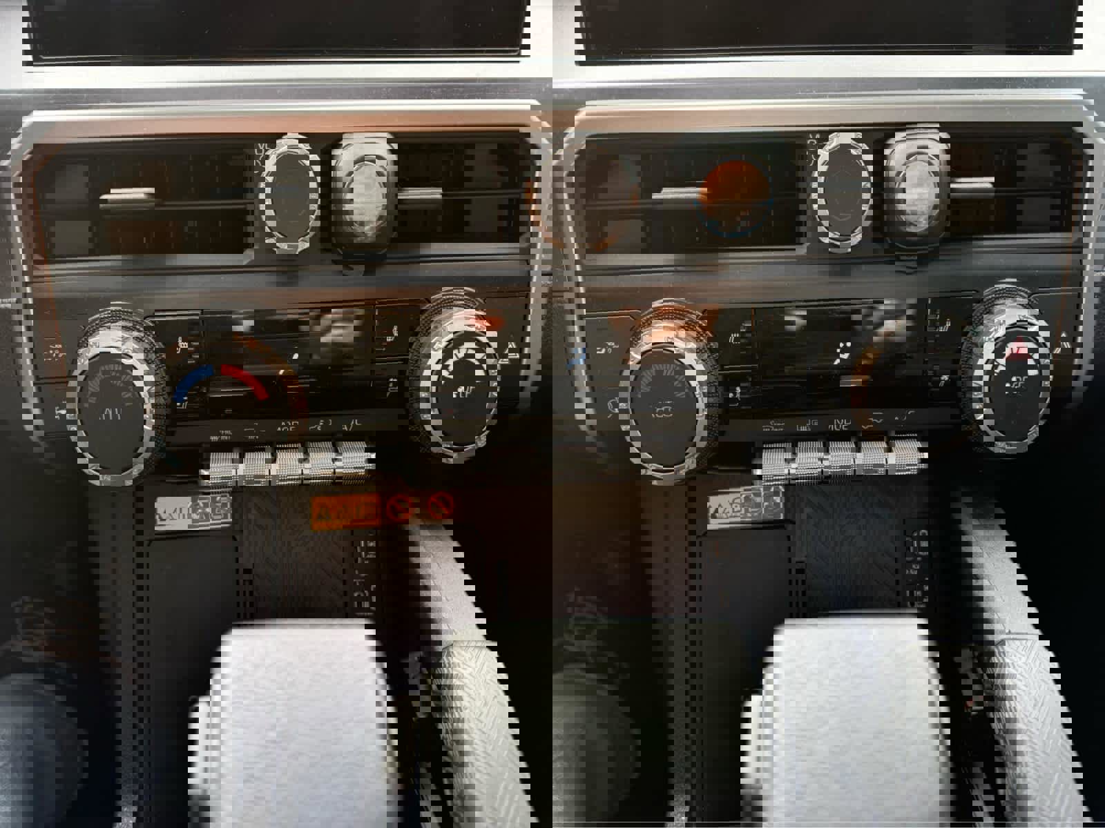 Used 2025 Toyota 4Runner TRD Off-Road Premium AWD/4WD image 23