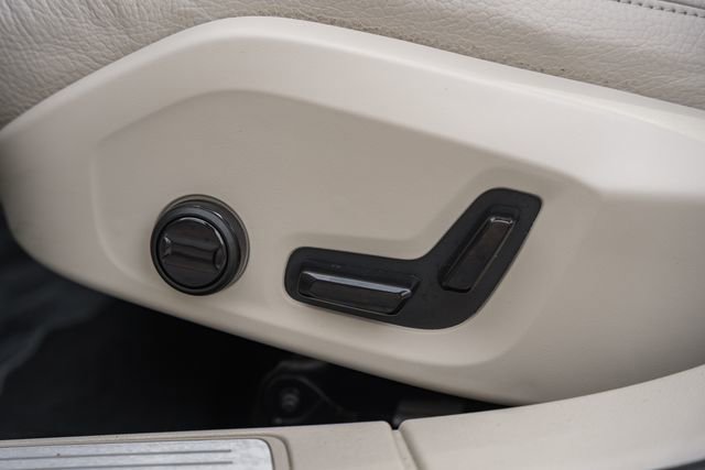 Used 2025 Volvo S60 B5 Plus AWD/4WD image 32