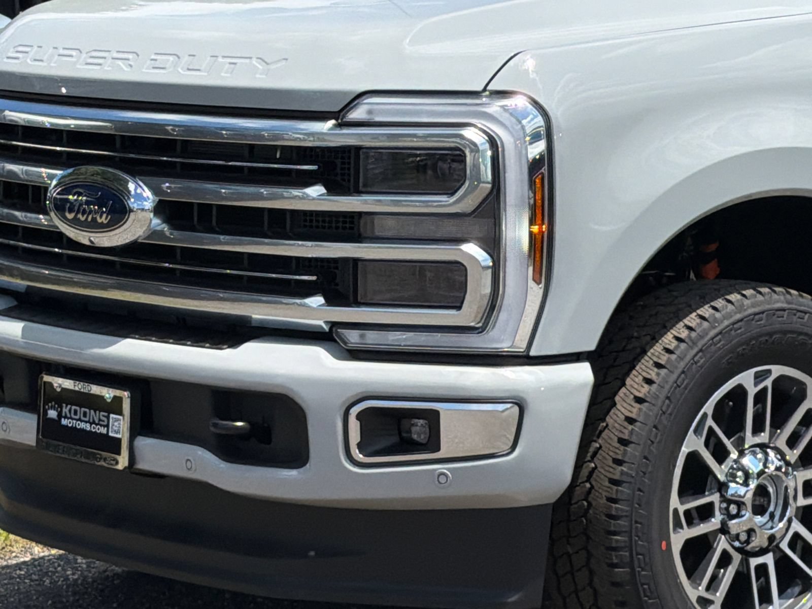 New 2026 Ford F250 Platinum w/ Platinum Plus Package AWD/4WD image 2