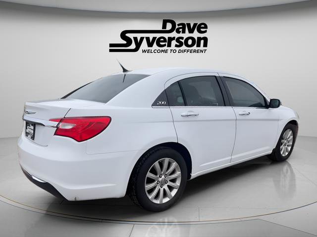 Used 2014 Chrysler 200 Limited image 5