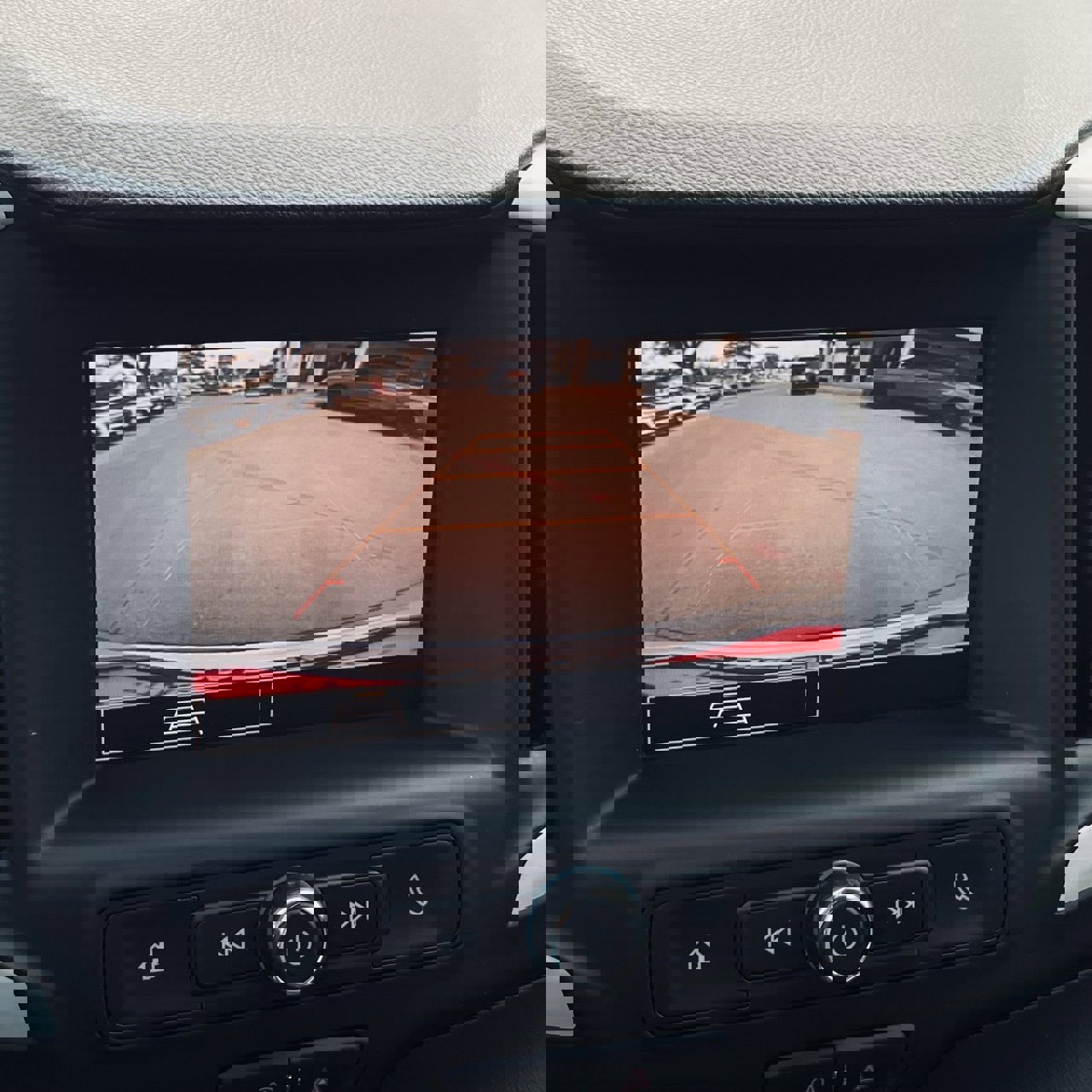 Used 2024 GMC Terrain SLE image 18