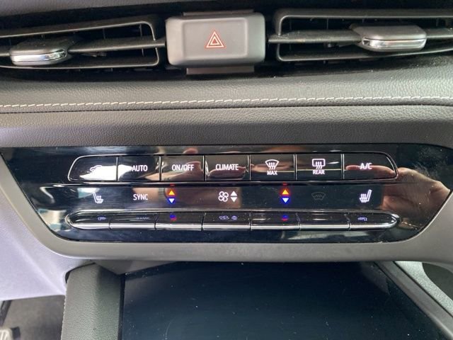 Used 2021 Buick Envision Essence w/ Sport Touring Package AWD/4WD image 16