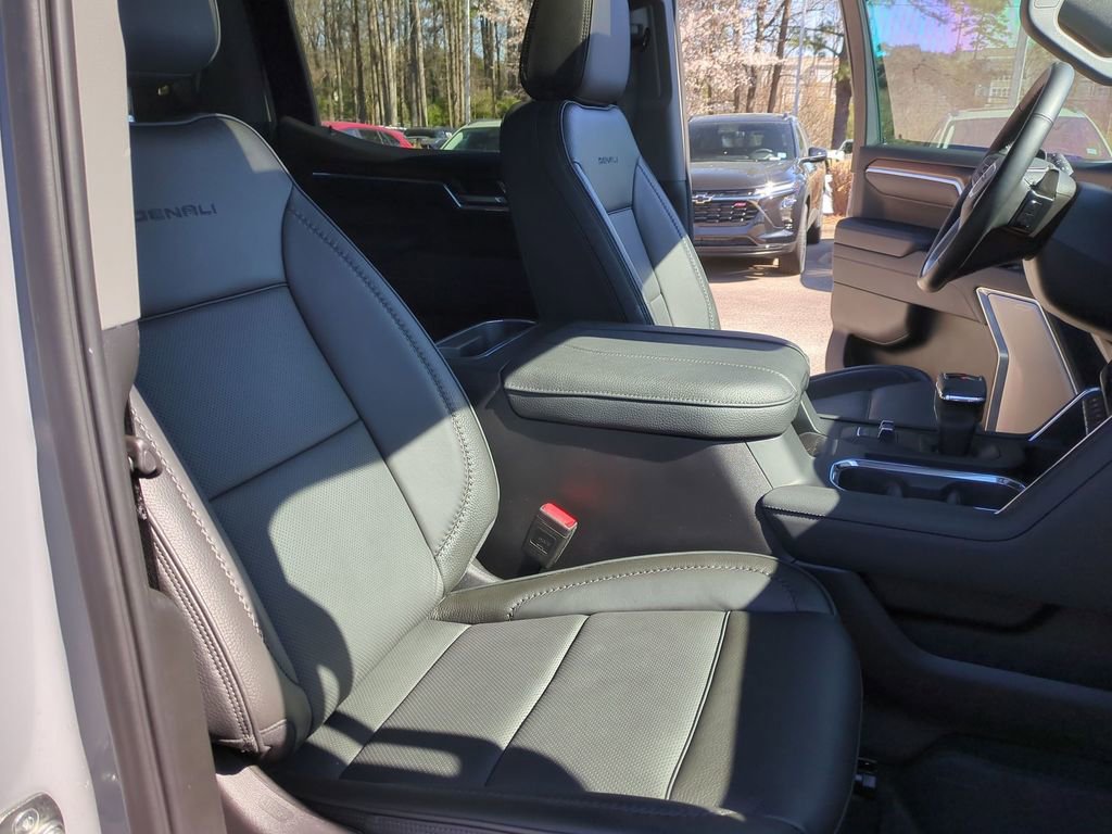 Used 2025 GMC Sierra 1500 Denali w/ Denali Reserve Package AWD/4WD image 32