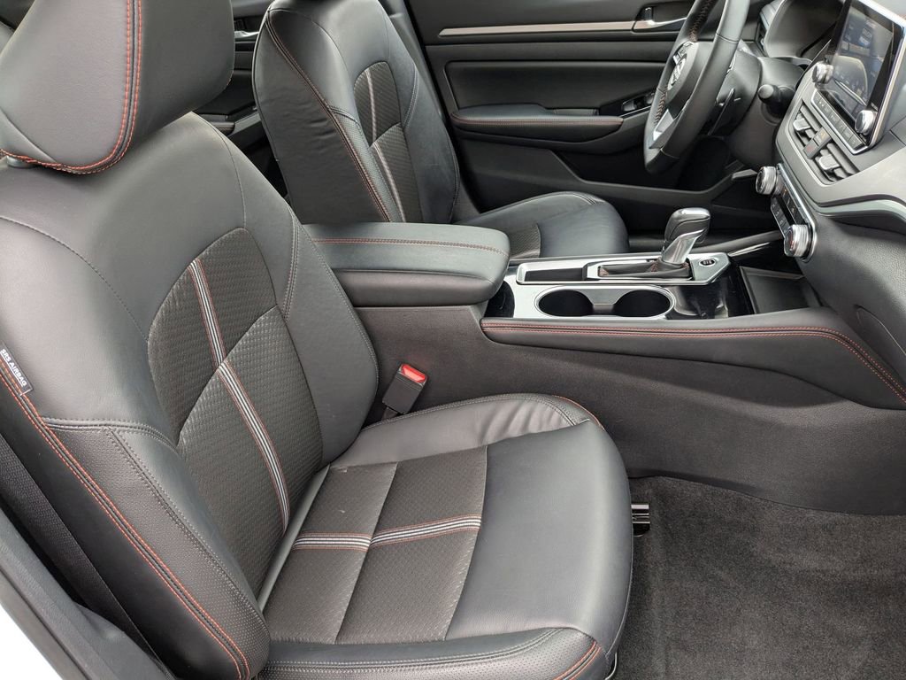 Used 2025 Nissan Altima 2.5 SR image 34