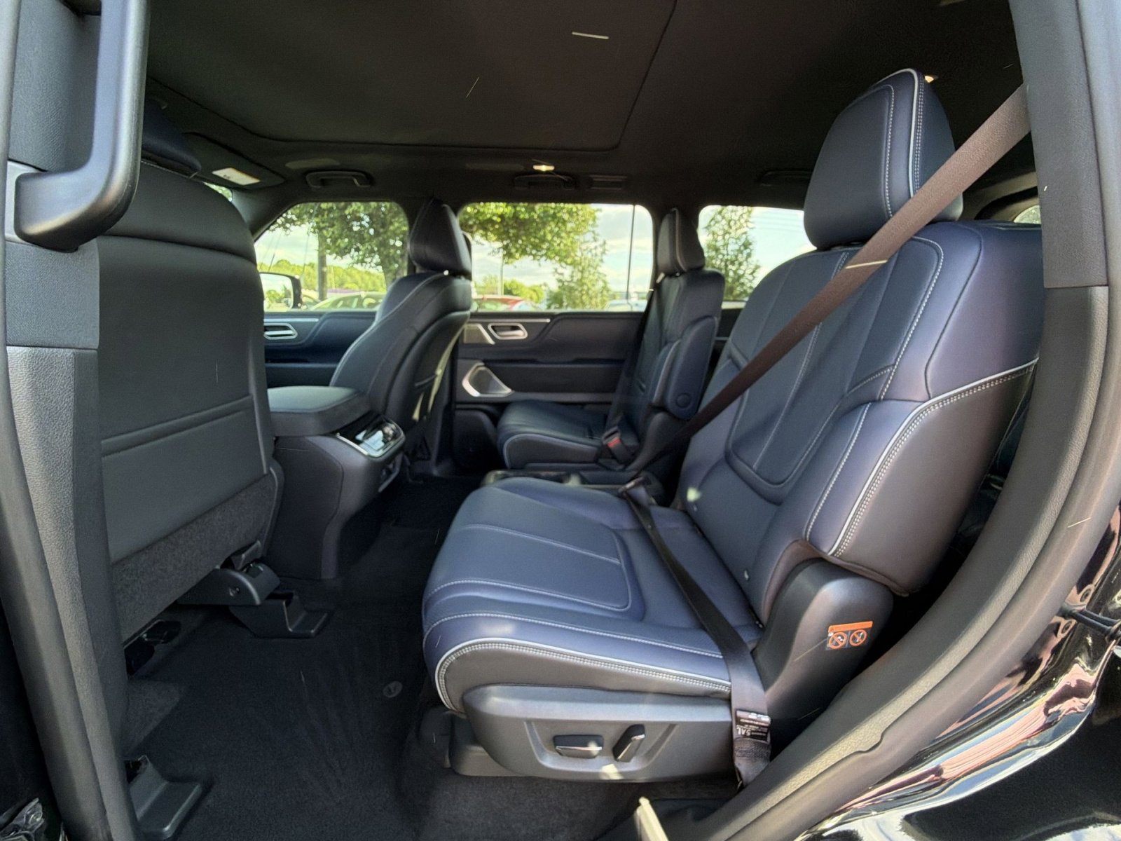 Used 2026 INFINITI QX80 4WD w/ Sport Exterior Package image 25