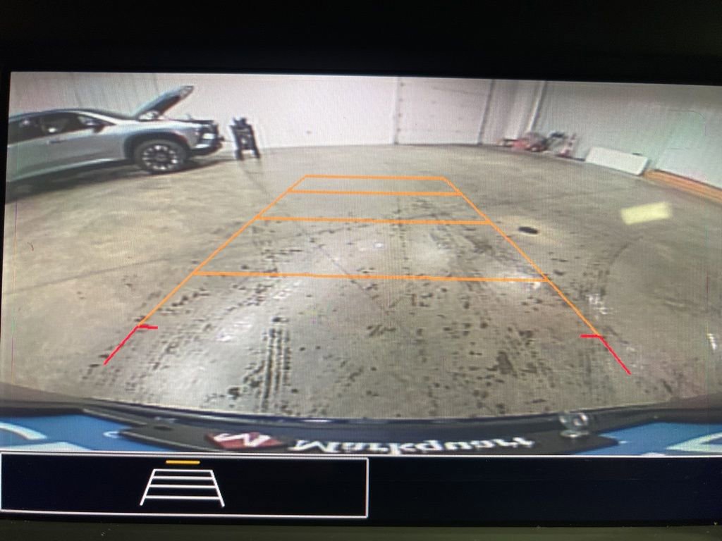 Certified 2022 GMC Terrain SLE w/ Driver Convenience Package image 17